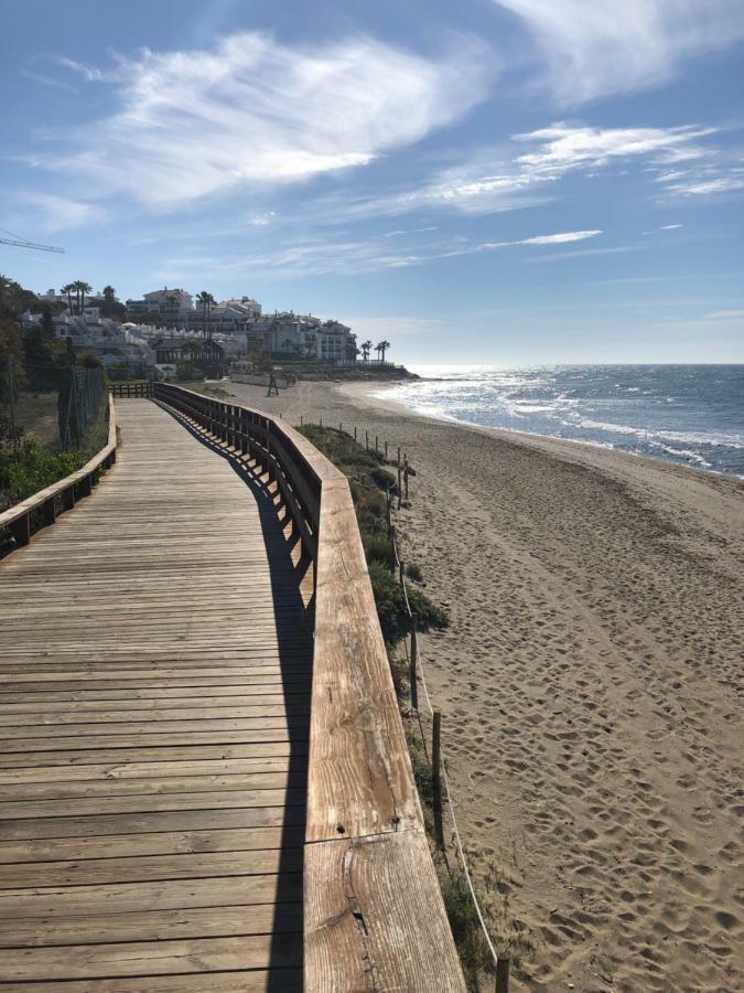 Beachfront Penthouse Apartment With Large Terrace And Breathtaking Sea Views Close To Marbella Spain Sitio de Calahonda Exterior foto